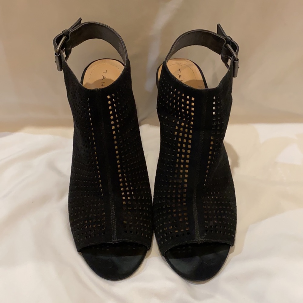 Black Tahari block heels